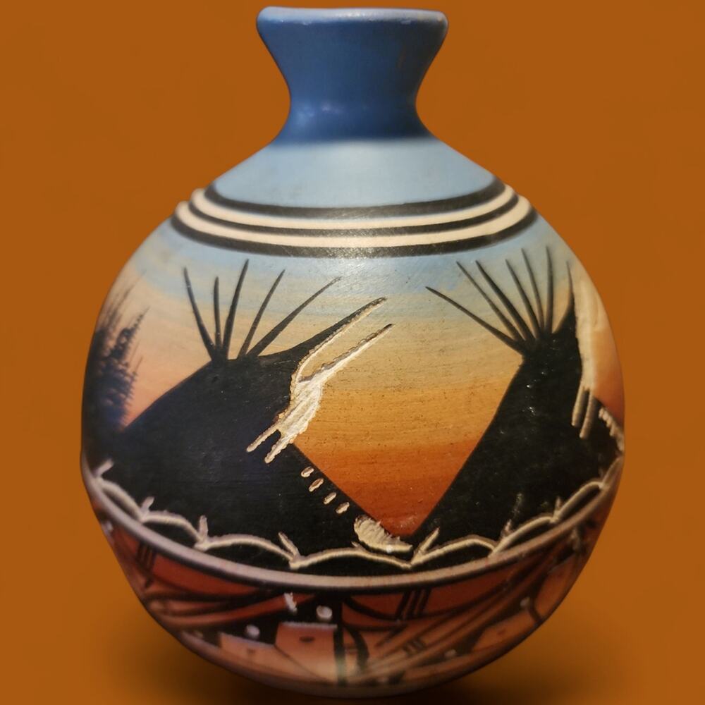 Beautiful Handcrafted Multicolor Artist Signed Navajo Small Ceramic Vase‎